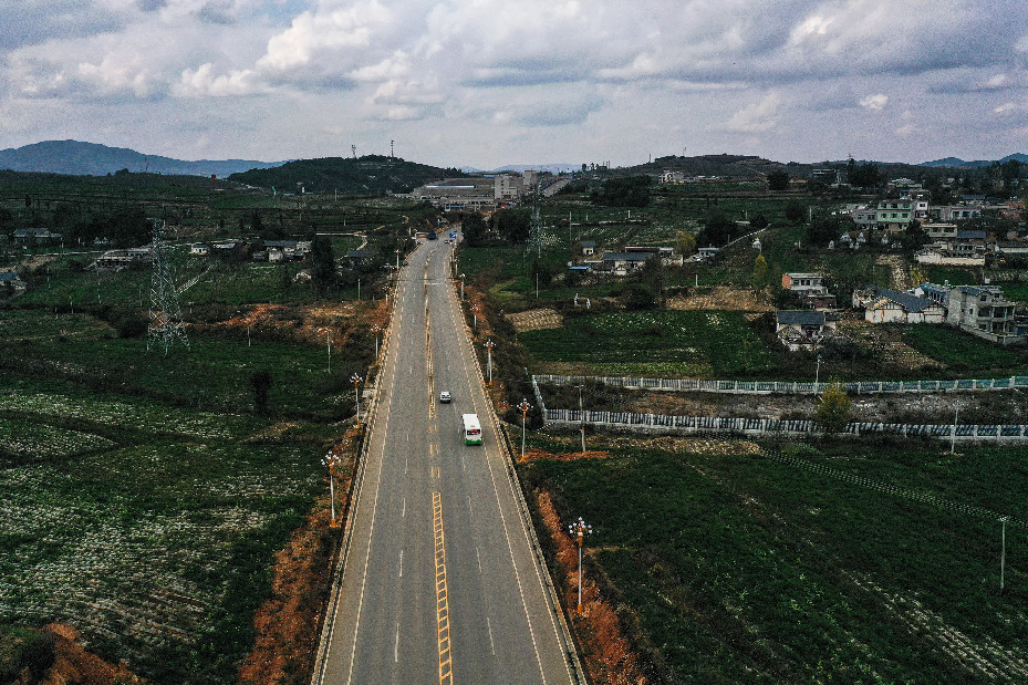 虧損、空跑、難運轉(zhuǎn)　城鄉(xiāng)公交“暢”跑需邁幾道坎？